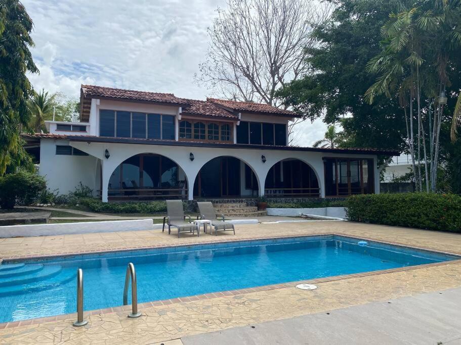 Coronado Beachfront Tropical Home! Playa Coronado Luaran gambar